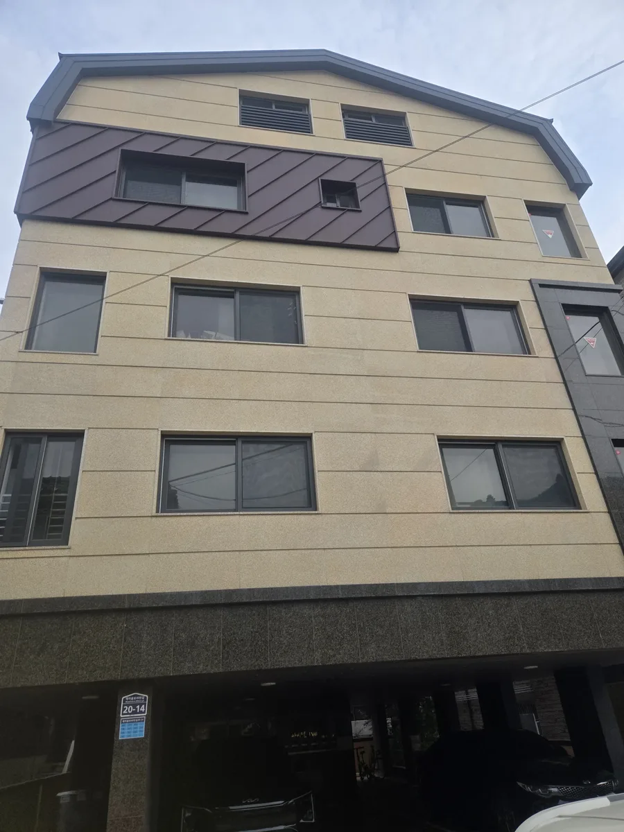 경기 지역 상가 건물 우수관 공사 현장 사진