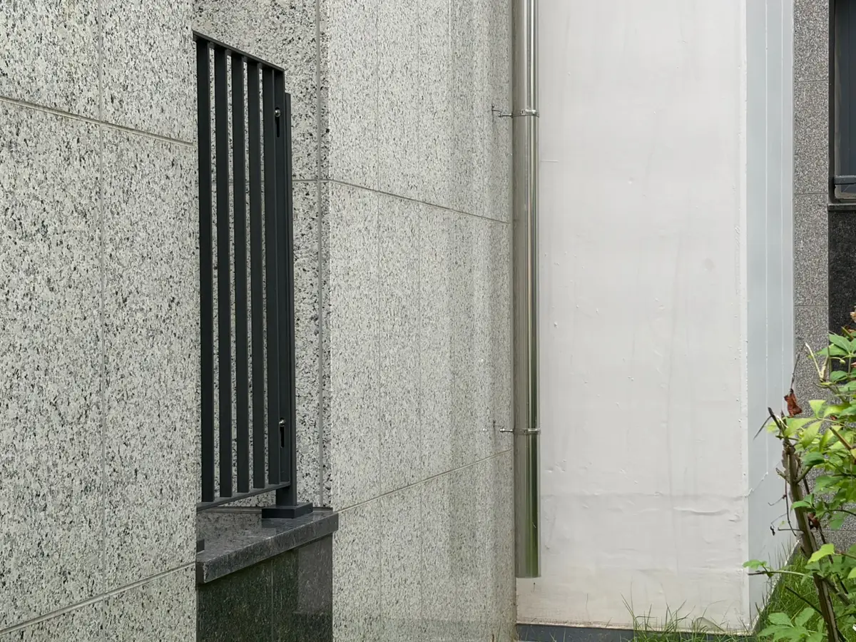 대형 근생건물 스테인리스 우수관 전체 설치 공정 4단계