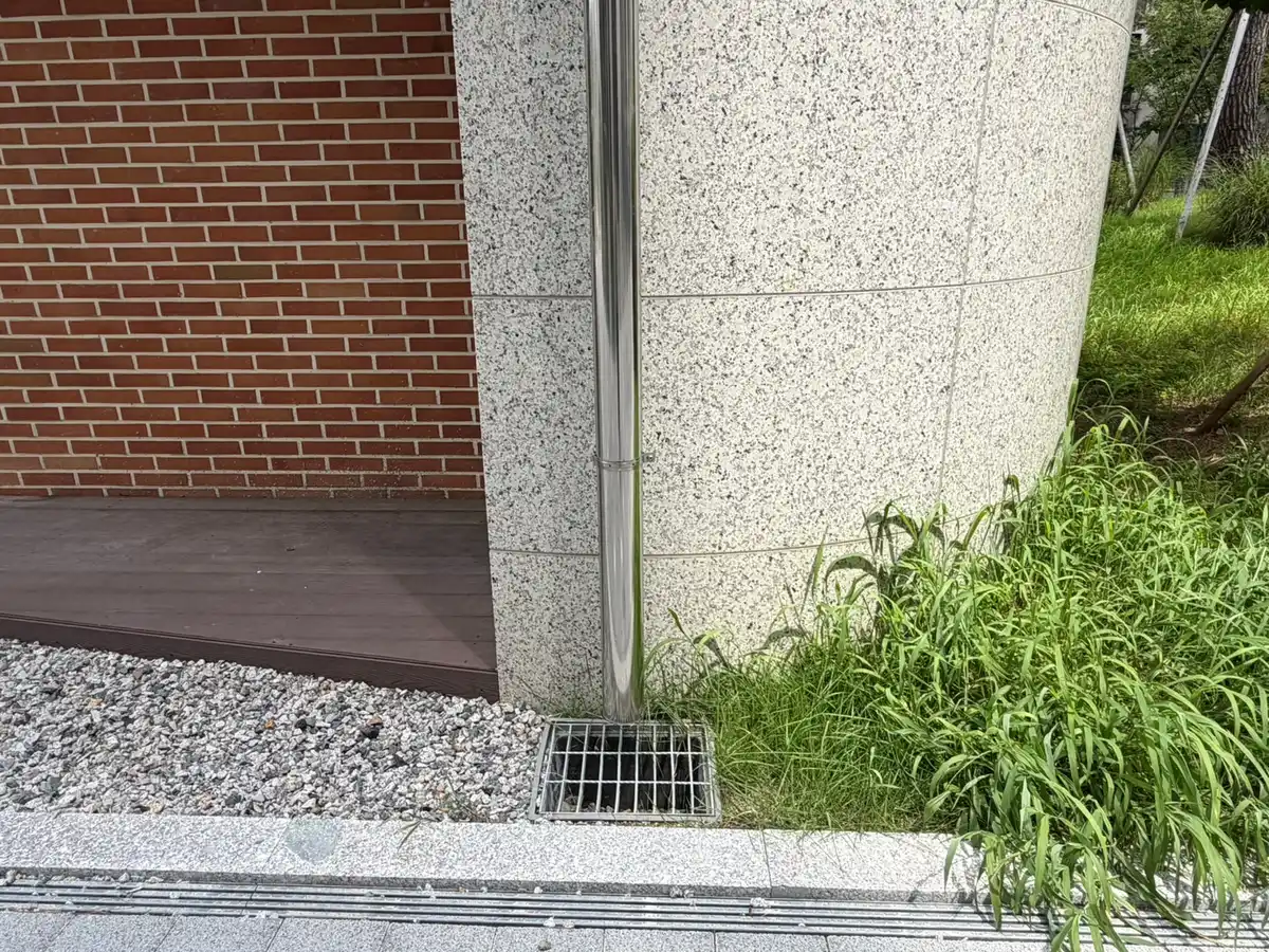 대형 근생건물 스테인리스 우수관 전체 설치 공정 8단계